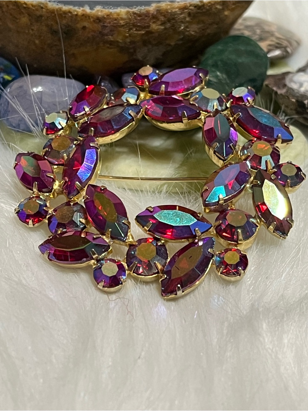 Large Weiss Rhinestone Brooch - Picture 3 of 9